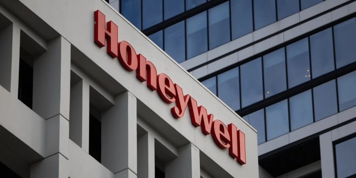 Honeywell rolls out new sustainable jet fuel process Honeywell expected add elliotts marc steinberg board wsj reports