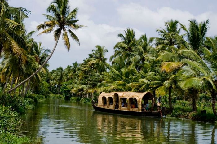 12 Top Tourist Places to Visit in South India Indias apollo hospitals beats profit estimates high demand healthcare services