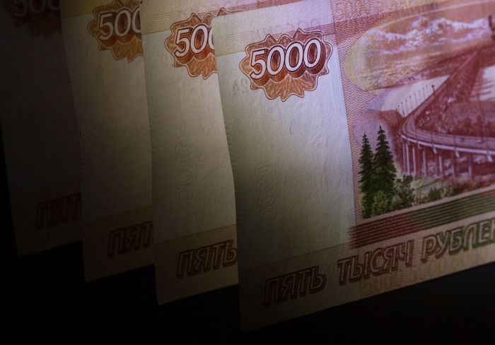 Russian rouble soars past 78 vs dollar reach two year high