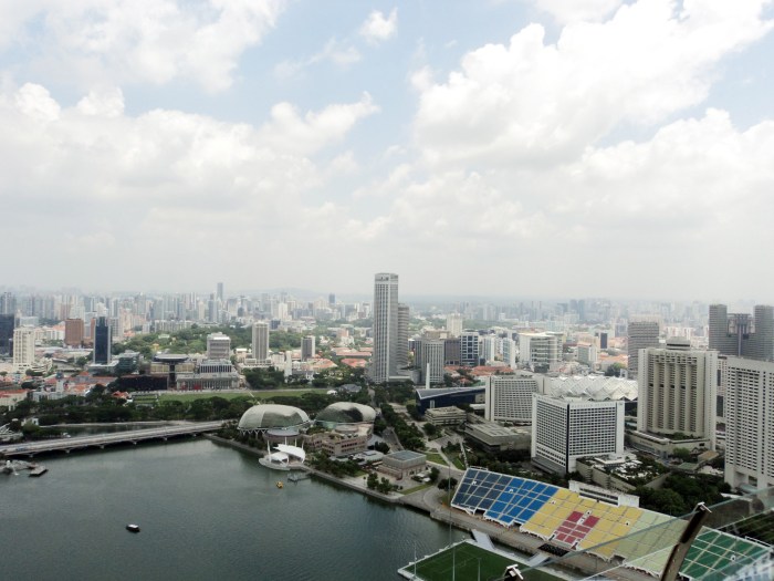 Singapore taps totalenergies rge jv subsea link import clean power indonesia