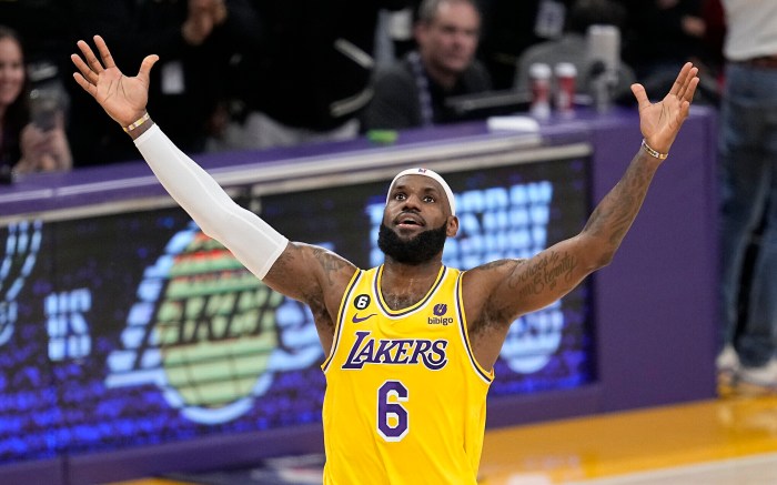 LeBron James breaks NBA all-time scoring record, surpassing Kareem ... James wood nationals aim fences against mariners