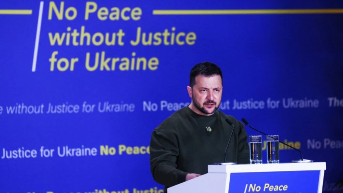 Volodymyr Zelenskyy accuses Russians of stealing Ukraine's medical gear ... Zelenskiy says ukraine russia exchange lists this week pow swap