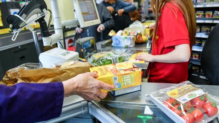 14 states sue Trump administration over food stamp rule - POLITICO States would struggle administer food stamp benefits under republican tax bill