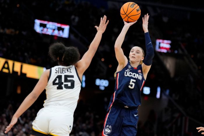 Paige Bueckers Sends a Clear Message to WNBA's Rookie Class - Athlon Sports Wings rookie paige bueckers puts up 35 return action
