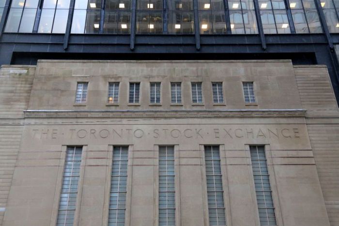TSX futures fall as trade war concerns persist, BoC rate decision in ... Tsx futures rise ahead bocs rate decision us tariff deadline