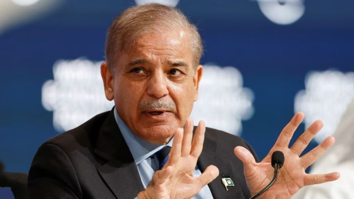 Pakistan likely hike defence spending slash overall budget25 06 10