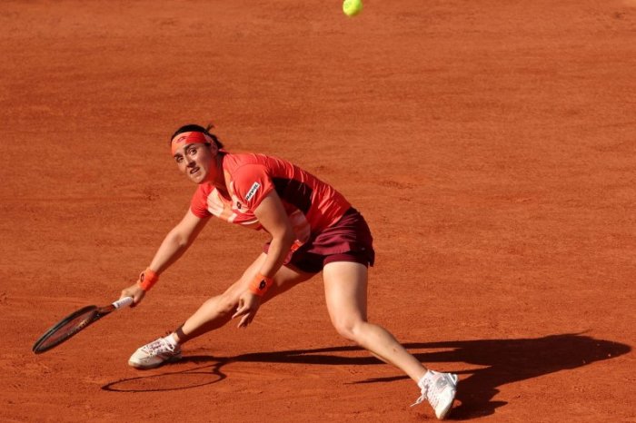 Who is Coco Gauff? Age, titles, net worth and more | GiveMeSport Laser focused gauff ends boissons dream run reach french open final