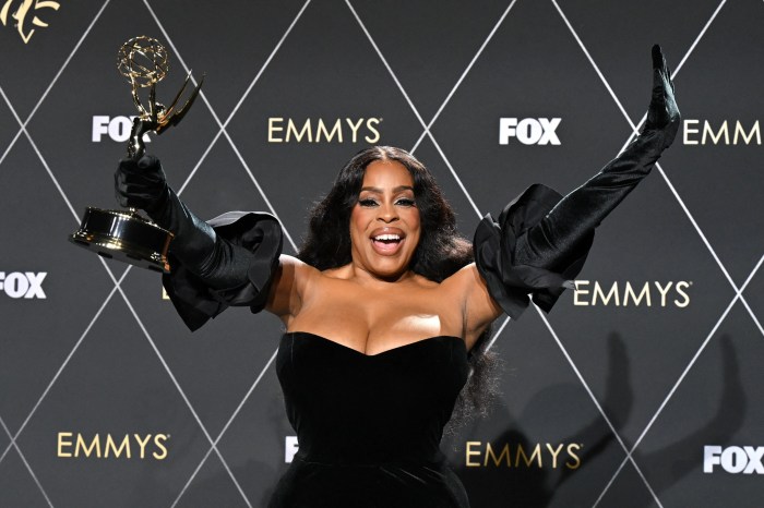 Emmy Awards: Read Niecy Nash-Betts' inspiring speech after win - ABC News Niecy nash betts emmy winning actress on hollywood