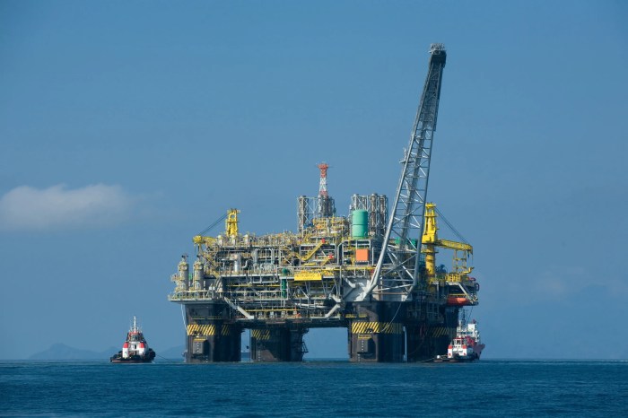 File:Oil platform P-51 (Brazil).jpg - Wikipedia, the free encyclopedia Oil prices slip rising opec output tariff fears weigh outlook