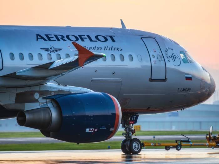Russian airline Aeroflot violated Canada's ban on entering its airspace ... Russias aeroflot settle deals last 36 planes leased west