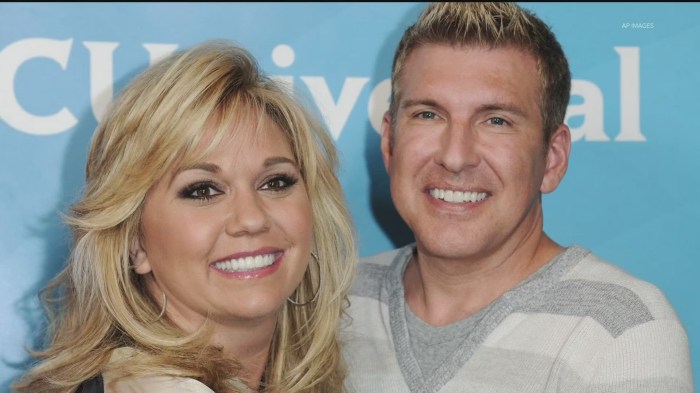 Trump pardons Jan. 6 rioters. Will he pardon Todd, Julie Chrisley? Todd julie chrisley trump pardon
