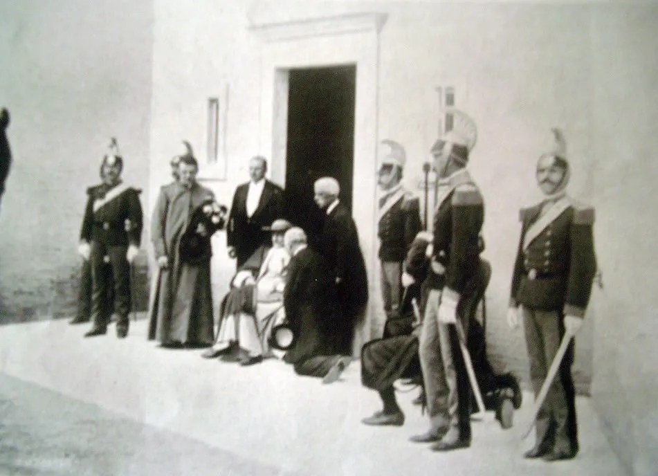 Picture of Pope Leo XIII (1903) - Vintage Catholic Stock Photo How chicago shaped pope leo xiv essay