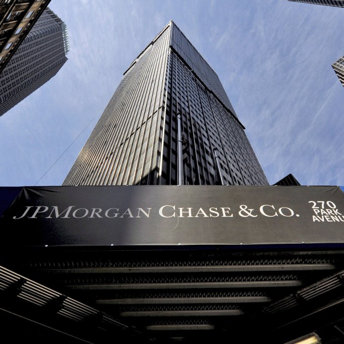 Jpmorgan ceo jamie dimon tells fox business us debt could cause bond turmoil