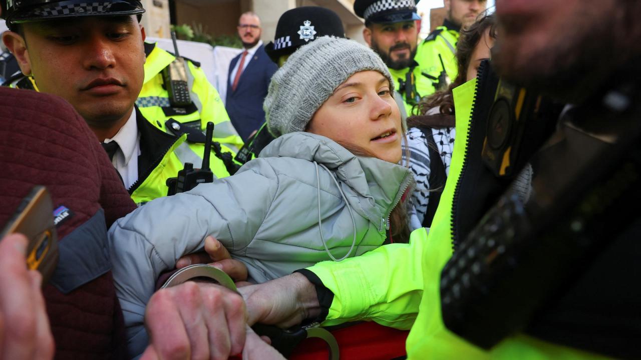 Fact Check: That Pic of Greta Thunberg Detained by Cops Was Manipulated ... Swedens greta thunberg said she was kidnapped international waters