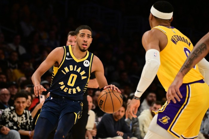 Tyrese haliburton pacers stun thunder last second game 1