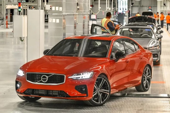 Potential Auto Tariffs Prompt Warnings From Industry and Allies - The ... Sp lowers outlook volvo cars rating citing us tariffs competition china