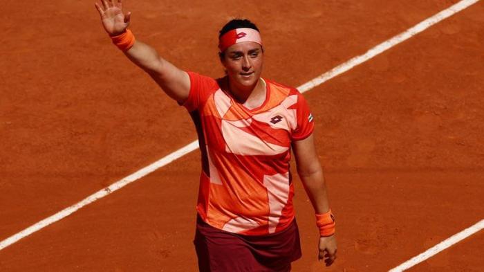 Jabeur sweeps into French Open quarter-finals | beIN SPORTS Jabeur slams french open not scheduling womens matches night sessions